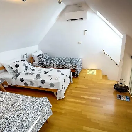 Kahne De Luxe